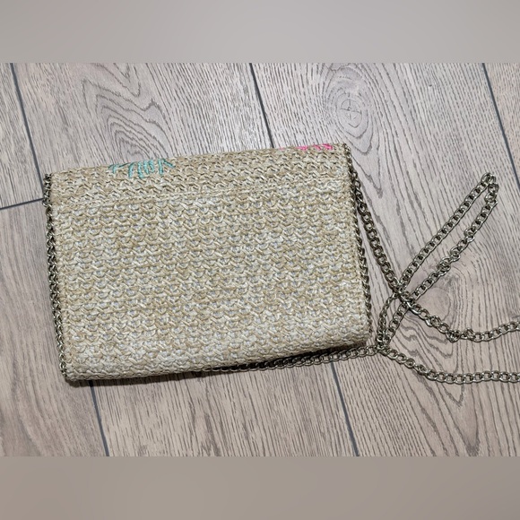 Chelsea28 Floral Embroidered Straw Woven Crossbody Purse Hand Bag Gold Chain - Picture 7 of 7